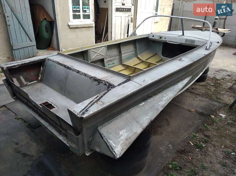 Катер Днепр 2 1978 в Запоріжжі
