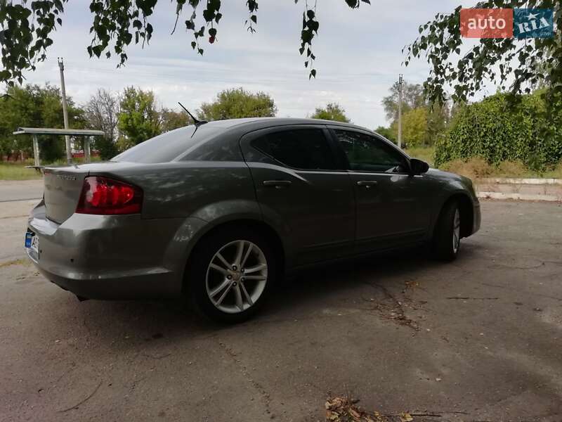 Седан Dodge Avenger 2012 в Днепре