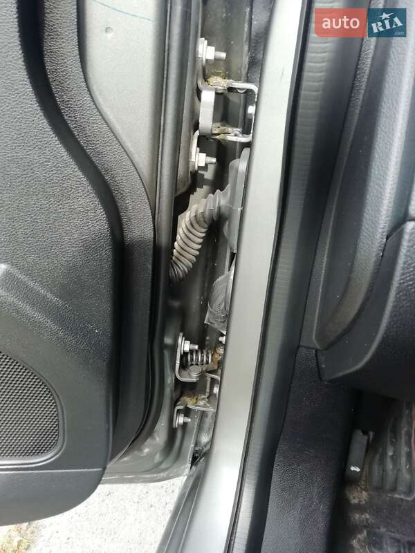 Седан Dodge Avenger 2012 в Днепре