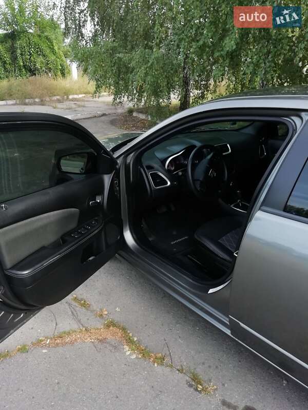 Седан Dodge Avenger 2012 в Днепре