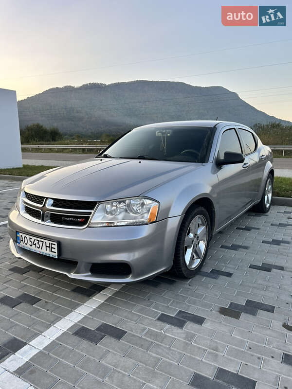 Седан Dodge Avenger 2013 в Хусте