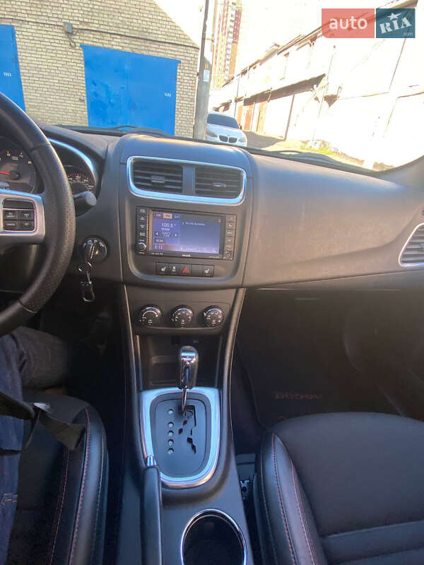 Седан Dodge Avenger 2013 в Києві