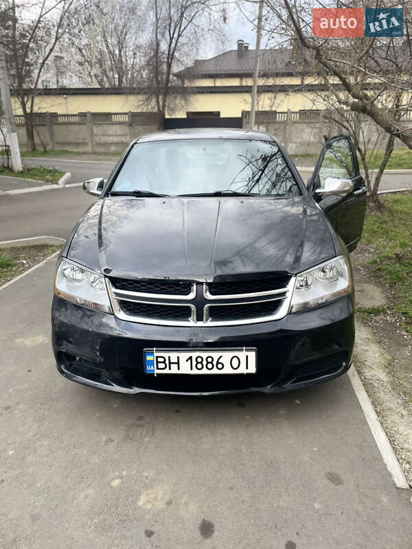 Седан Dodge Avenger 2012 в Измаиле