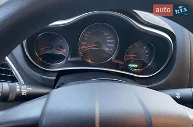 Седан Dodge Avenger 2013 в 