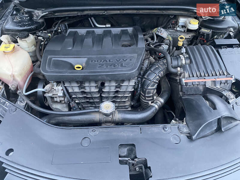 Седан Dodge Avenger 2013 в Днепре