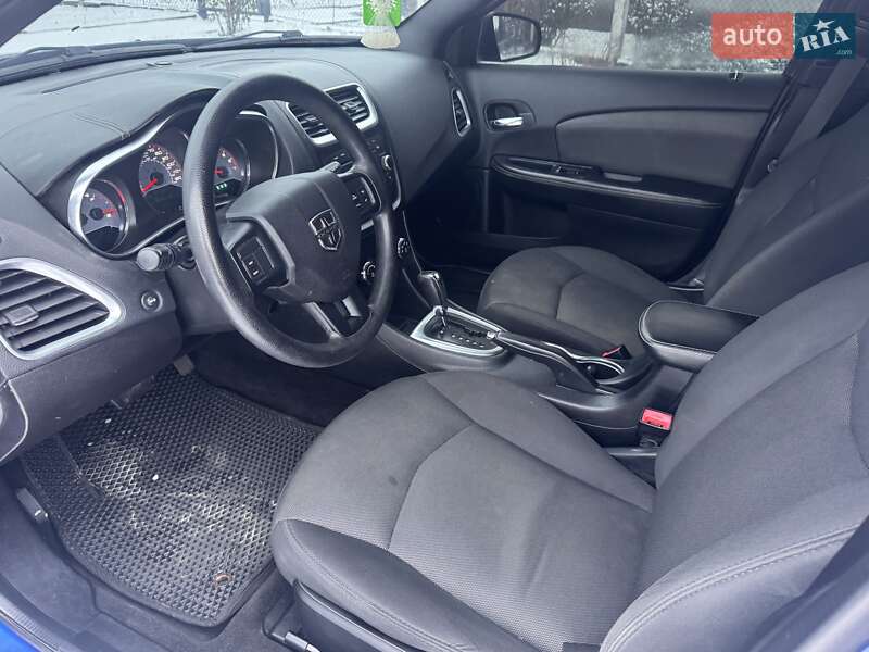 Седан Dodge Avenger 2014 в Кривом Роге