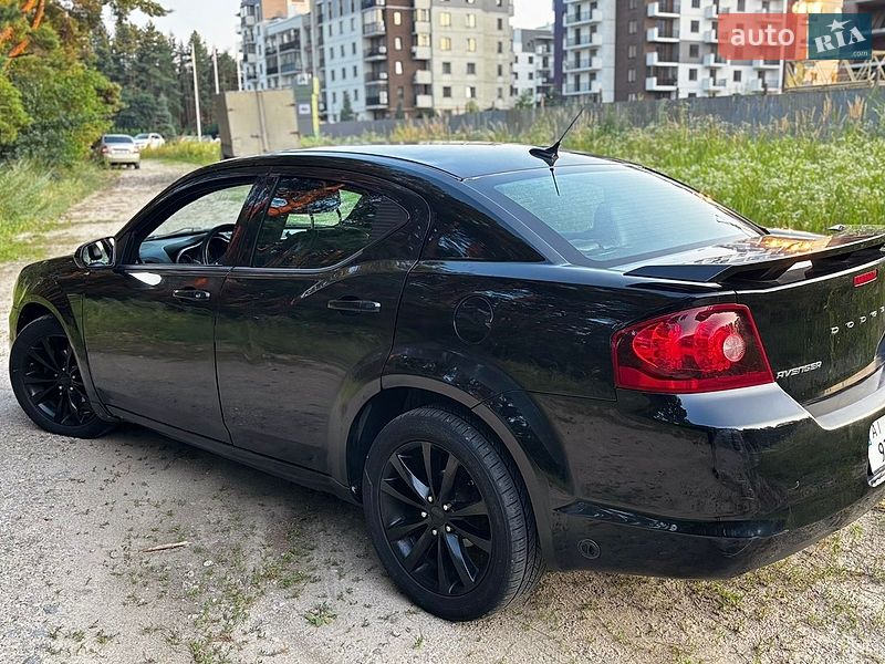 Седан Dodge Avenger 2012 в Обухові
