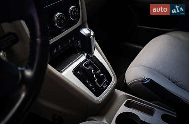 Внедорожник / Кроссовер Dodge Caliber 2011 в 