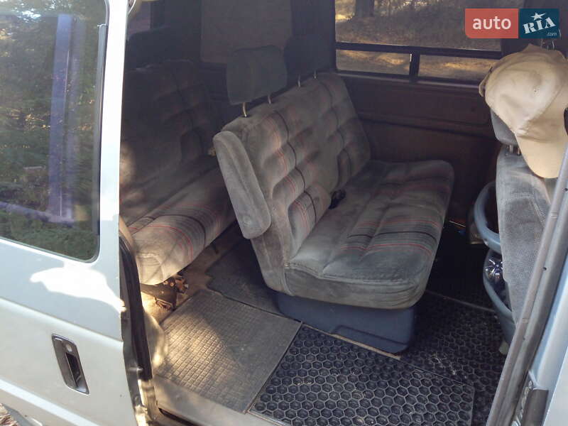 Минивэн Dodge Caravan 1992 в Кременчуге