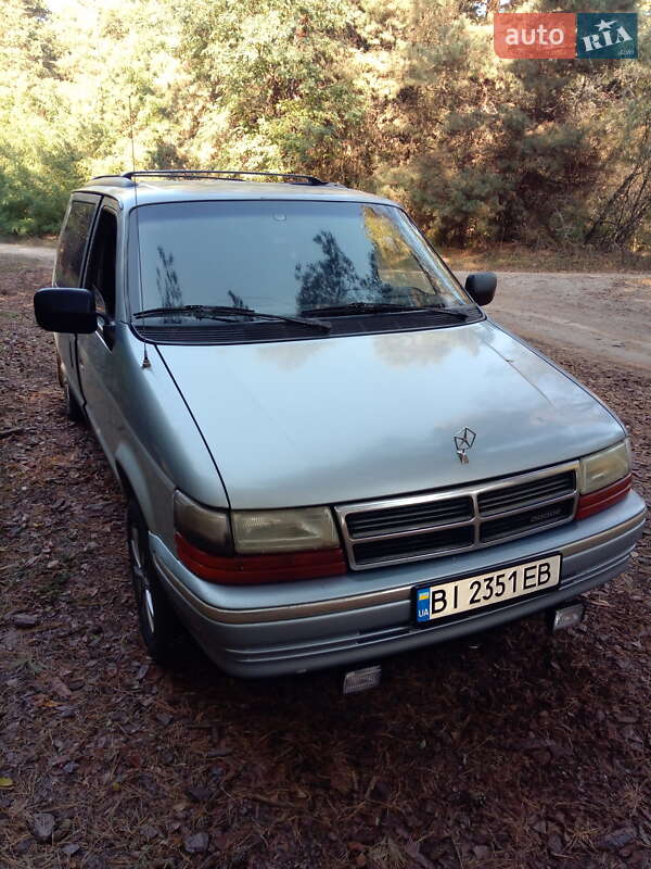 Минивэн Dodge Caravan 1992 в Кременчуге