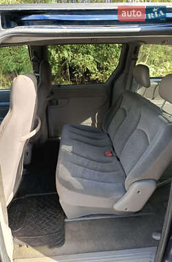 Минивэн Dodge Caravan 2002 в 