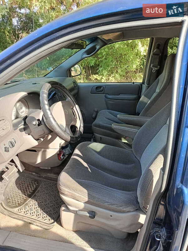 Минивэн Dodge Caravan 2002 в Кременчуге