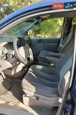 Минивэн Dodge Caravan 2002 в 