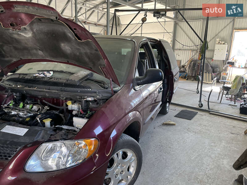 Мінівен Dodge Caravan 2003 в Броварах
