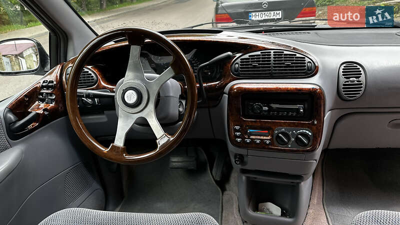 Мінівен Dodge Caravan 1996 в Одесі