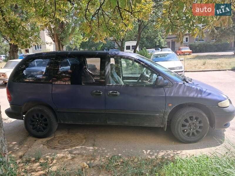 Минивэн Dodge Caravan 1997 в Ужгороде