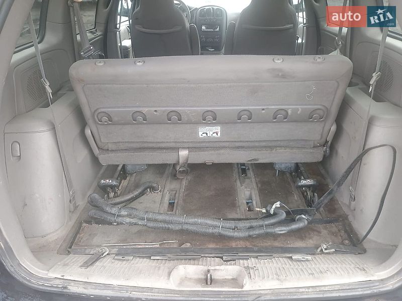 Мінівен Dodge Caravan 2002 в Ізюмі