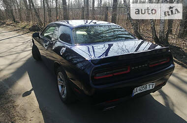 Купе Dodge Challenger 2016 в 
