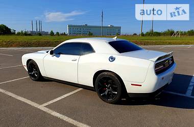 Купе Dodge Challenger 2014 в Киеве