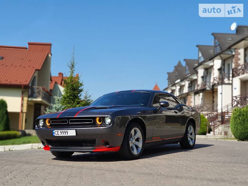 Купе Dodge Challenger 2016 в Черновцах