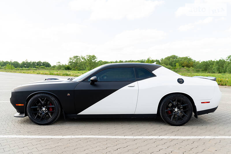Купе Dodge Challenger 2016 в Ивано-Франковске