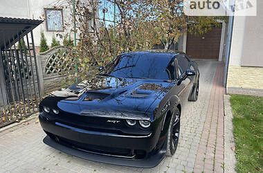 Купе Dodge Challenger 2020 в 