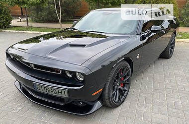 Купе Dodge Challenger 2017 в 