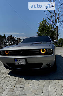 Купе Dodge Challenger 2015 в Черновцах