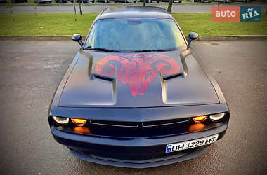 Купе Dodge Challenger 2018 в 