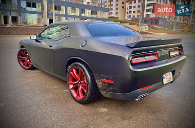 Купе Dodge Challenger 2018 в 