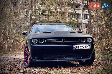 Купе Dodge Challenger 2018 в 