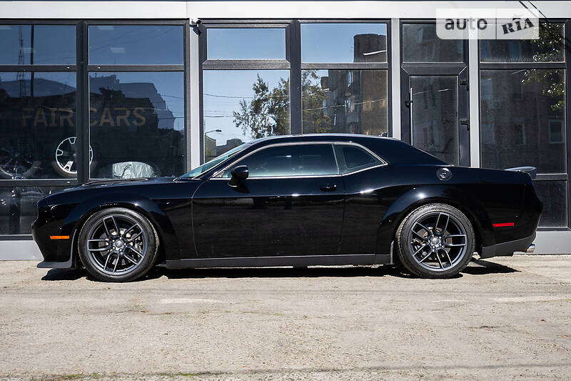 Купе Dodge Challenger 2018 в Киеве фото 6 Купе Dodge Challenger 2018 в Киеве