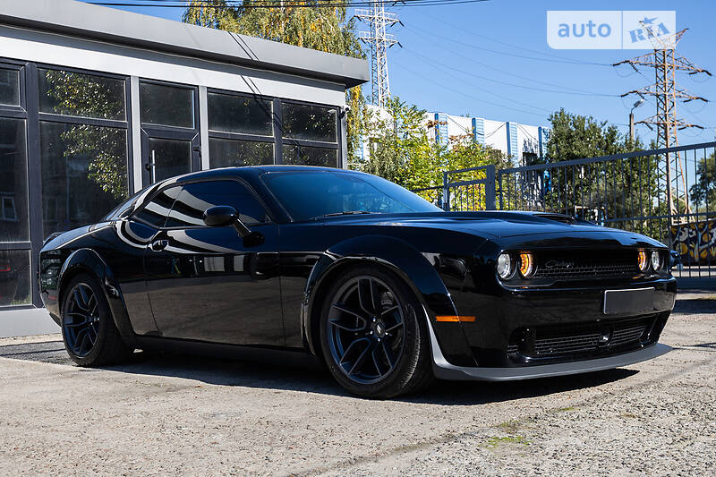 Купе Dodge Challenger 2018 в Киеве фото 23 Купе Dodge Challenger 2018 в Киеве