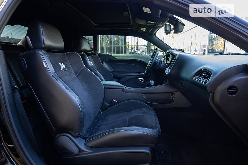 Купе Dodge Challenger 2018 в Киеве фото 54 Купе Dodge Challenger 2018 в Киеве