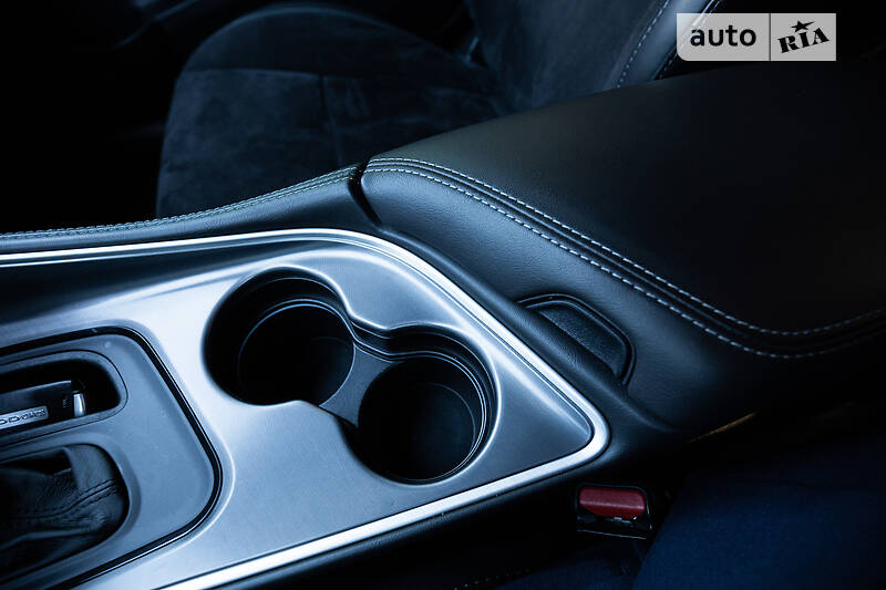 Купе Dodge Challenger 2018 в Киеве фото 73 Купе Dodge Challenger 2018 в Киеве