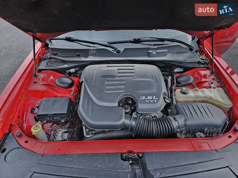 Купе Dodge Challenger 2016 в Берегово