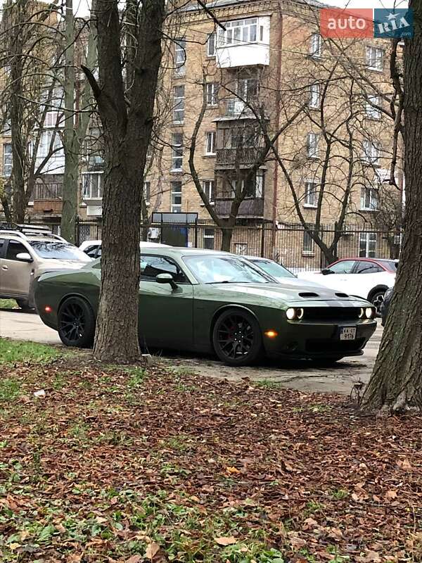 Купе Dodge Challenger 2017 в Києві фото 6 Купе Dodge Challenger 2017 в Києві