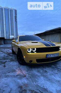 Купе Dodge Challenger 2017 в 