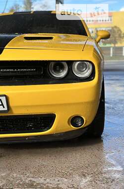 Купе Dodge Challenger 2017 в 