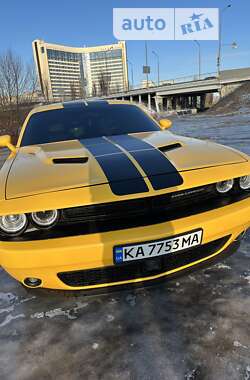 Купе Dodge Challenger 2017 в 