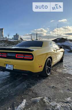 Купе Dodge Challenger 2017 в 