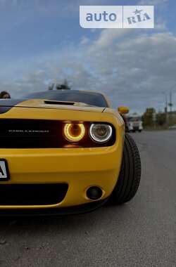 Купе Dodge Challenger 2017 в 