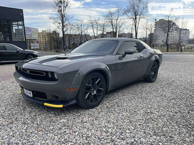 Купе Dodge Challenger 2018 в Івано-Франківську