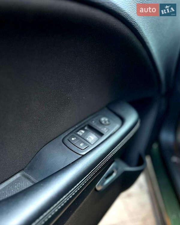 Купе Dodge Challenger 2015 в Львове