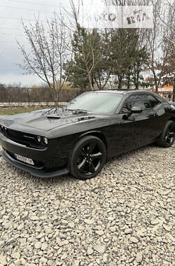 Купе Dodge Challenger 2017 в Вишневом