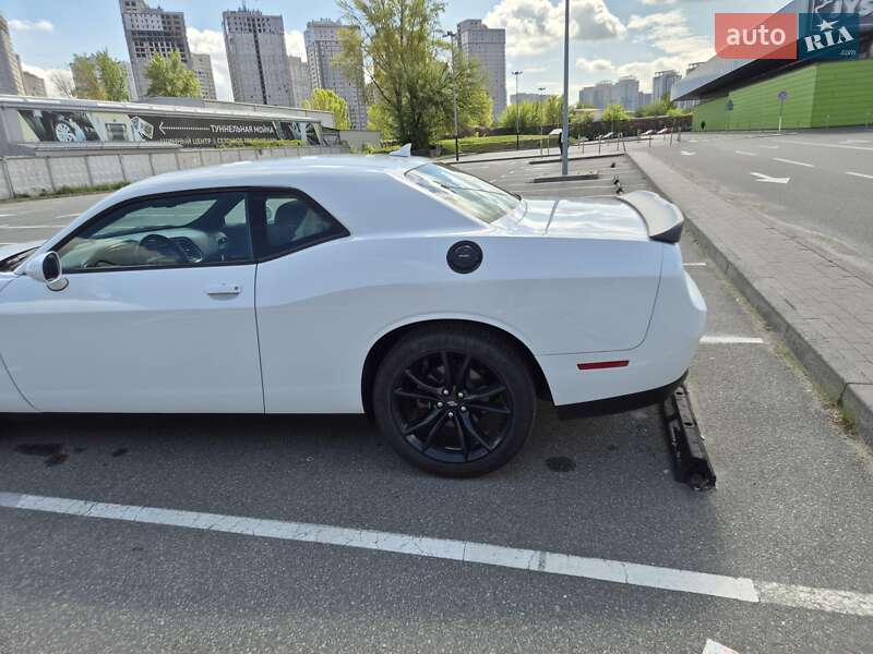 Купе Dodge Challenger 2017 в Києві