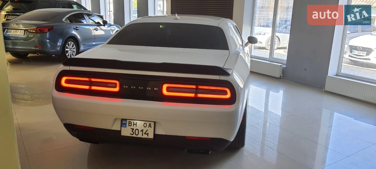 2016 Dodge Challenger - мініатюра 16