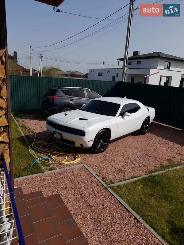 Купе Dodge Challenger 2016 в Киеве