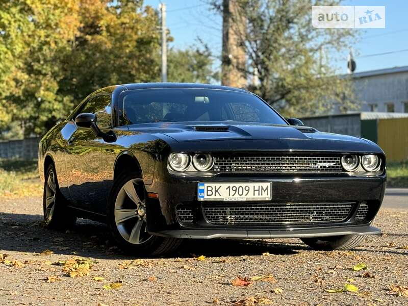 Купе Dodge Challenger 2015 в Ровно