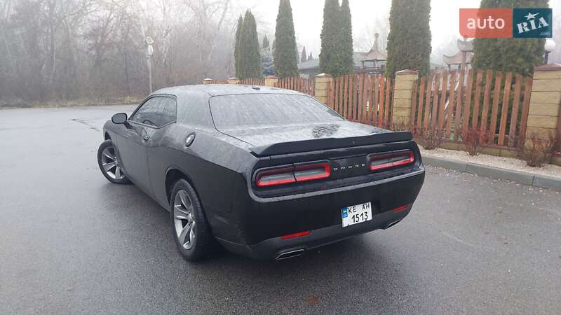 Купе Dodge Challenger 2016 в Днепре